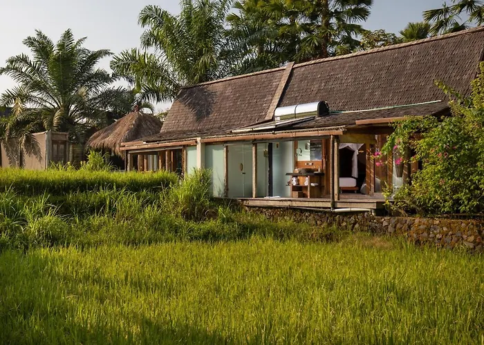 Resort Blue Karma Dijiwa 4*
